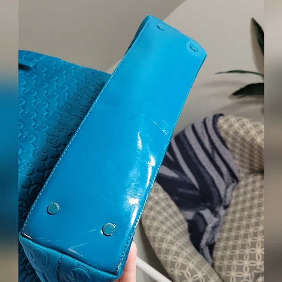 Michael Kors Neoprene Jet Set Monogram Teal Tote - Picture 5 of 10